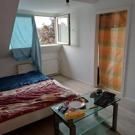 Hostel Emil Wienandsstr 18 *