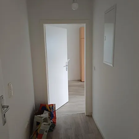 Hostel Emil Wienandsstr 18 *